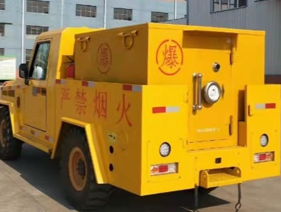 台前凯龙爆破器材运输车：保障爆破任务的安全运行