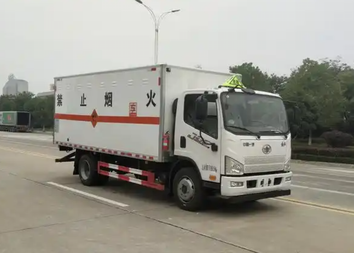 台前爆破器材运输车可以上高速吗？